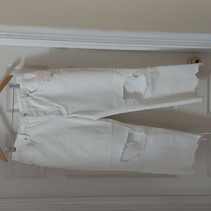 NWT FREE PEOPLE white distressed jeans size 32